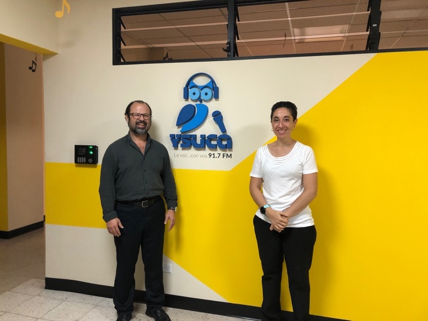 Académica de la Facultad de Bioética participa en programa de radio “La hora de Sofía” en El Salvador.