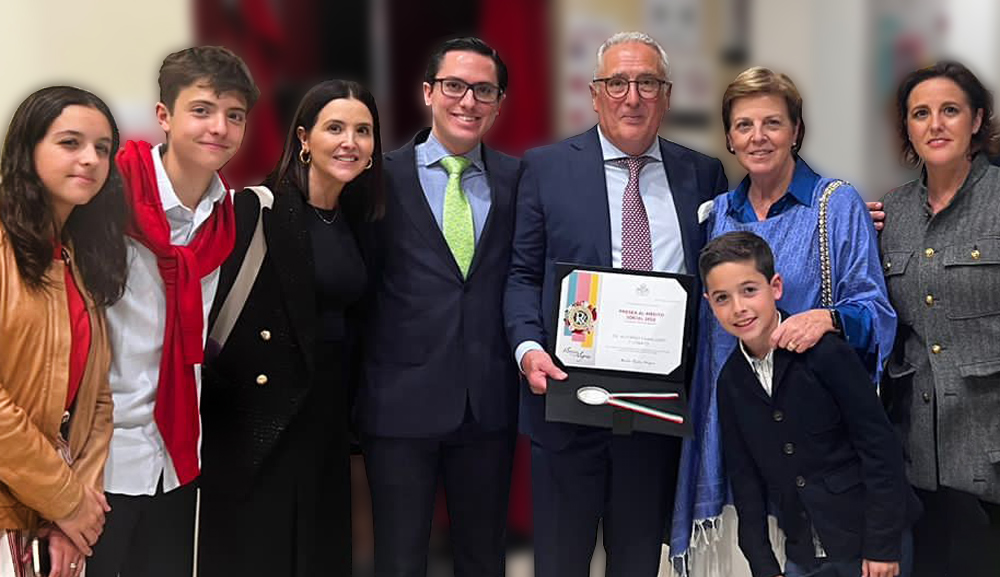 Dr. Alfonso Caballero is awarded the Medal of Social Merit 2022 ''Ezequiel Ordoñez Aguilar”