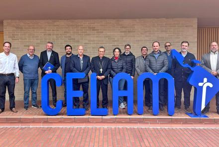 CELAM recibe documento sobre IA con enfoque ético y Bioético
