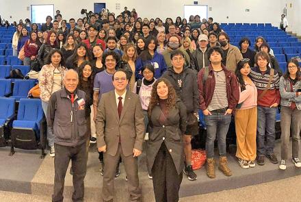 Dr. José Alberto Castilla gives a lecture on fertility to UAEH students