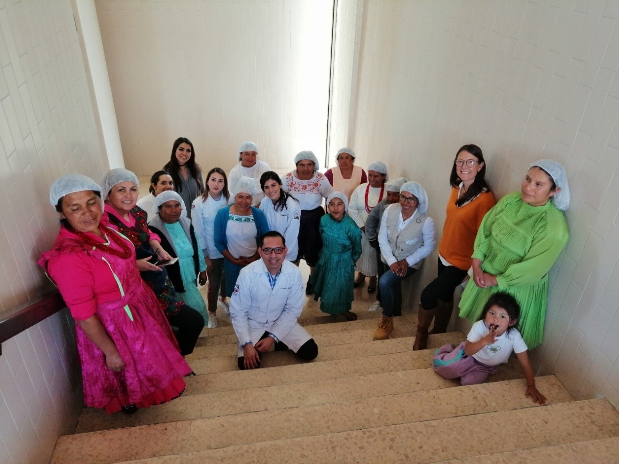 Comunidad mazahua del Estado de México asiste a taller de cocina en la Anáhuac