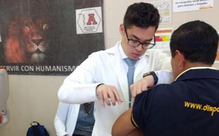 Vacunación a Alumnos de Odontología Anáhuac