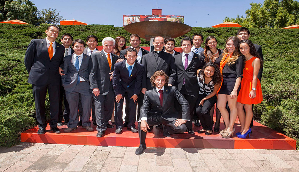 Primera generación de la Escuela de Ciencias del Deporte