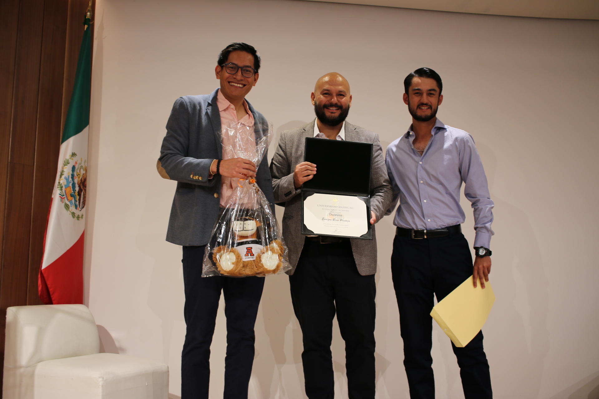raymundo Pérez FESAL Deportes y Enrique Beas