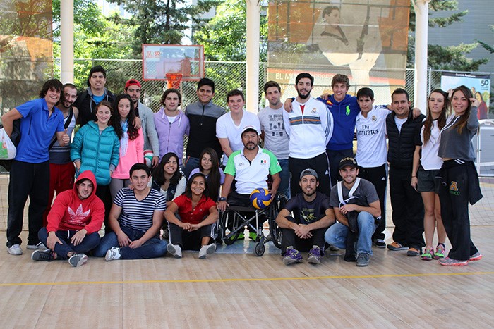 Lic. José “Chepe” Díaz Morales en las canchas de voleibol