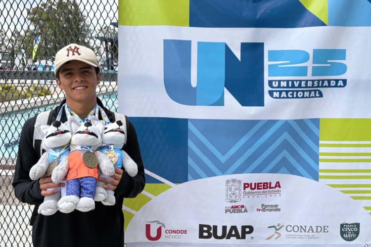 Alexis Romero, dirección del deporte, anahuac norte, natación, oro, universiada nacional puebla