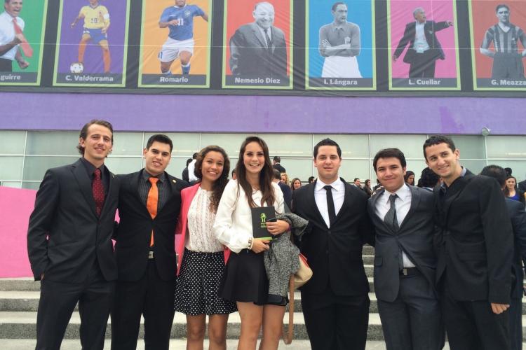 Alumnos de la Escuela de Ciencias del Deporte acudieron a la Ceremonia de Investidura