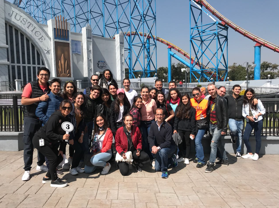 Incentivamos la integración de nuestros alumnos con visita a Six Flags México