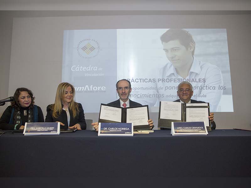 Facultad de Comunicación firma Cátedra de Vinculación con Amafore