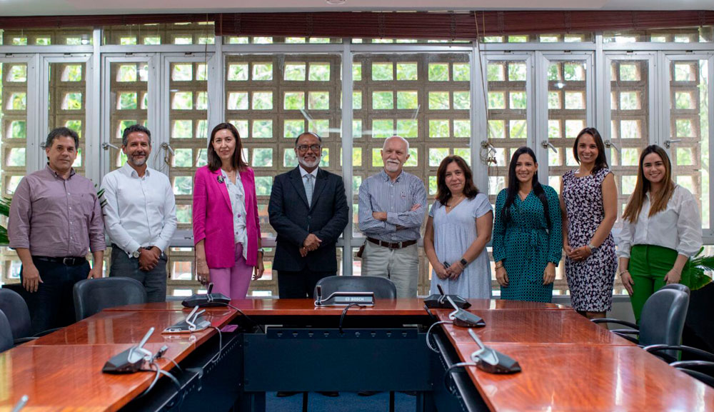 Jorge Alberto Hidalgo participa como acreditador internacional de CLAEP en Colombia