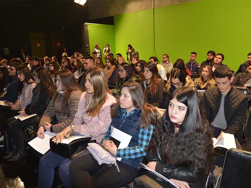 Facultad de Comunicación da la bienvenida a sus nuevos integrantes 