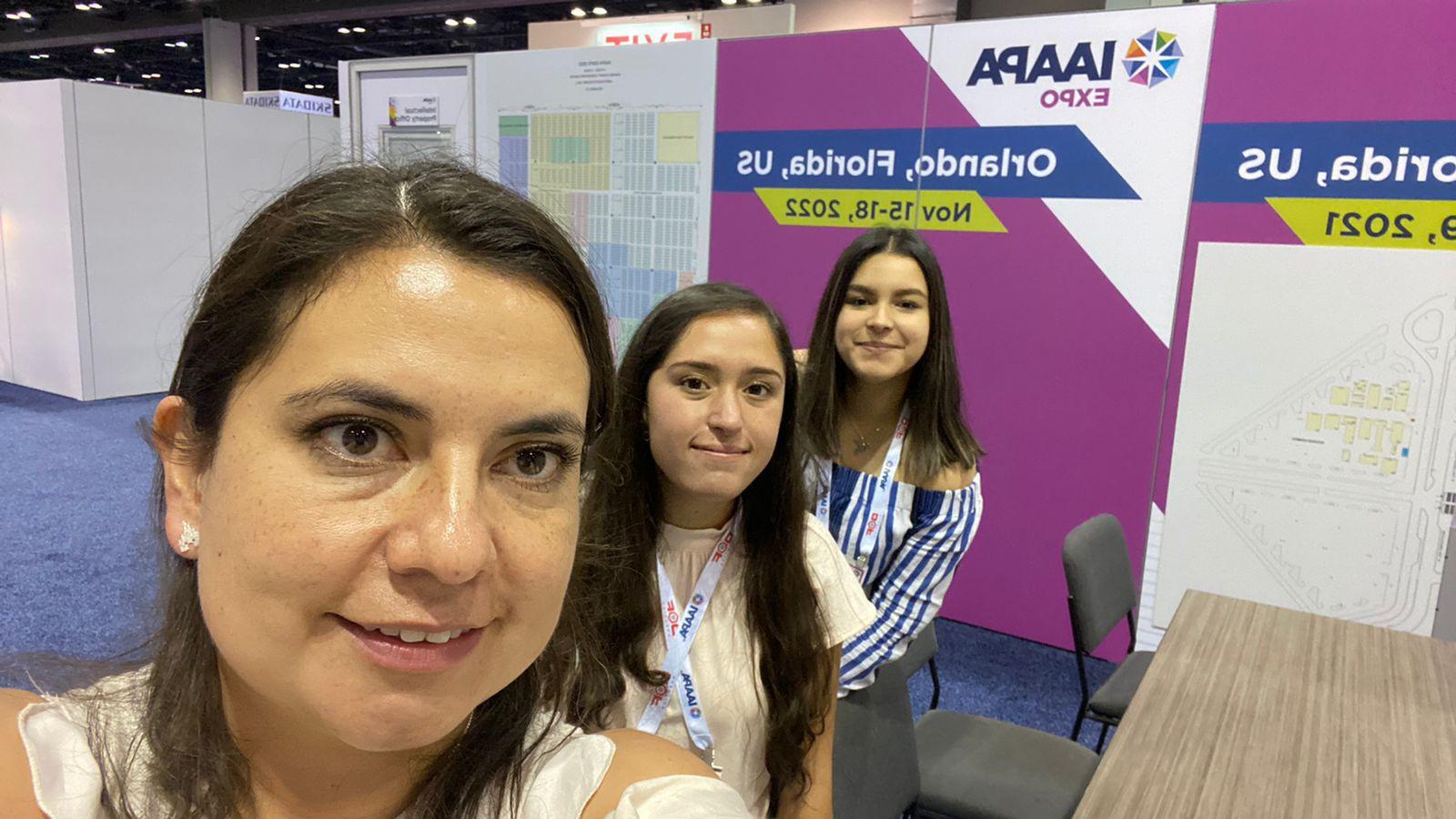 Alumnas de Dirección de Empresas de Entretenimiento, presentes en la IAAPA 