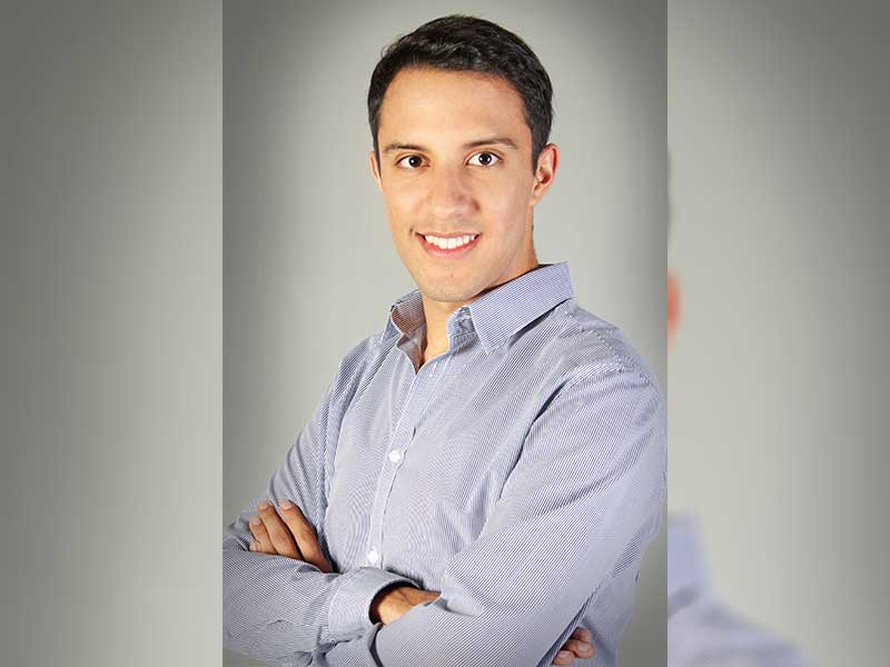 Egresado de Comunicación, creador de The Broadway Center Performing Arts Academy