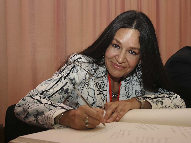 Felicidades a nuestra egresada Lidia Camacho, nueva directora del INBA