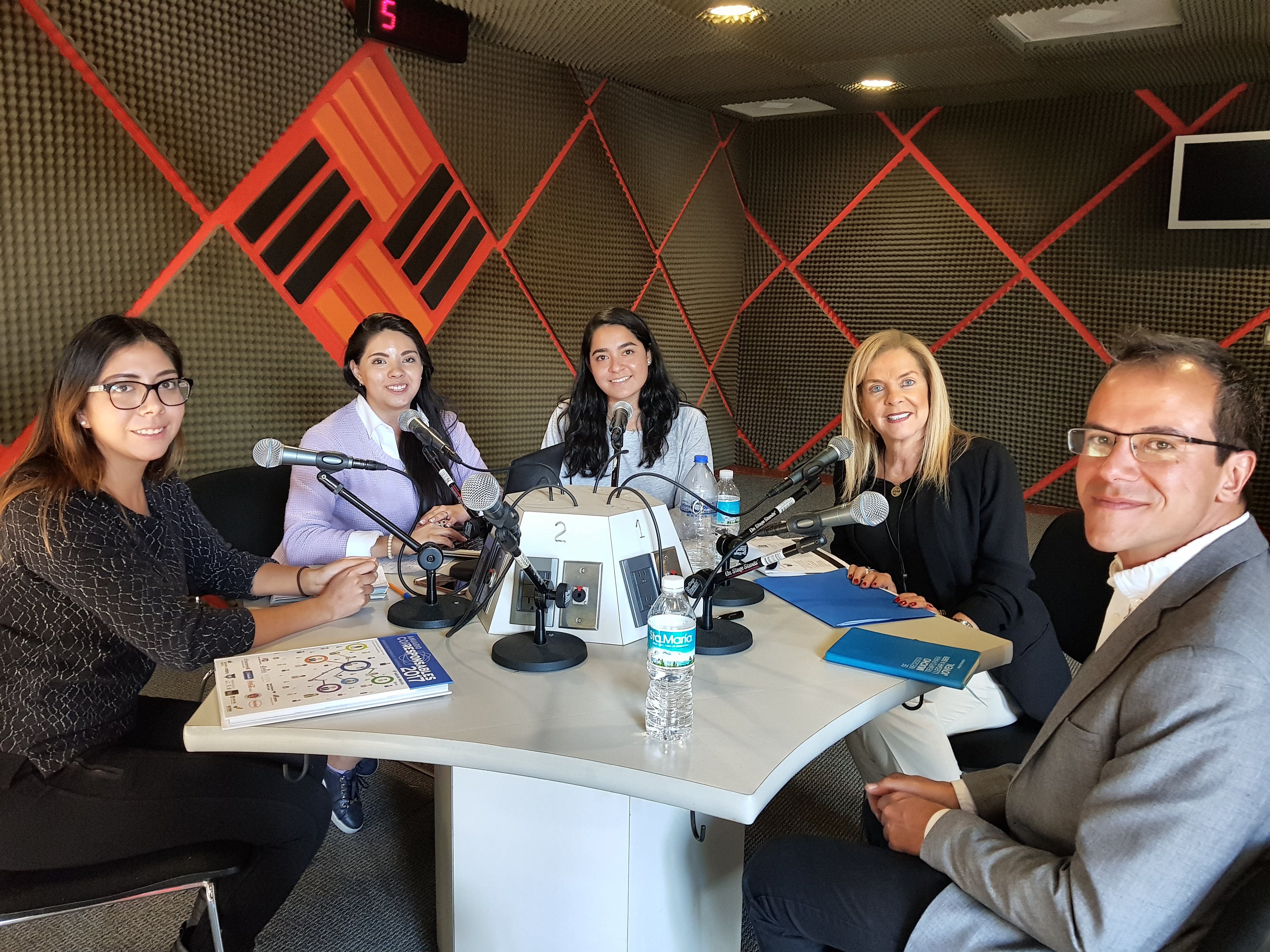 Programa “El mundo en 60 minutos” inicia transmisiones a través de Radio Anáhuac