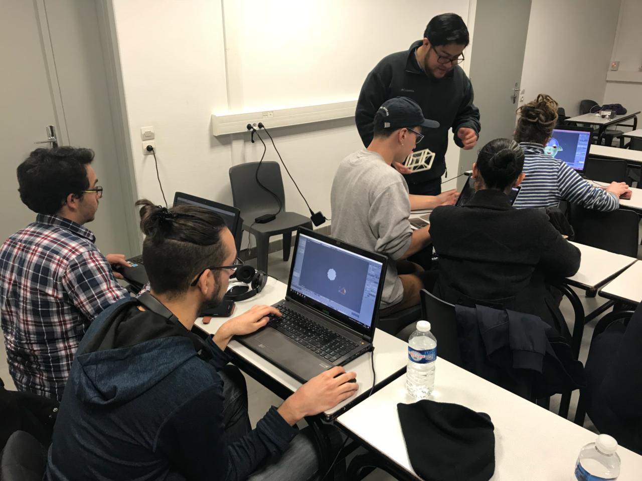 Académico de Comunicación imparte clase en la Universidad de Savoie Mont-Blanc