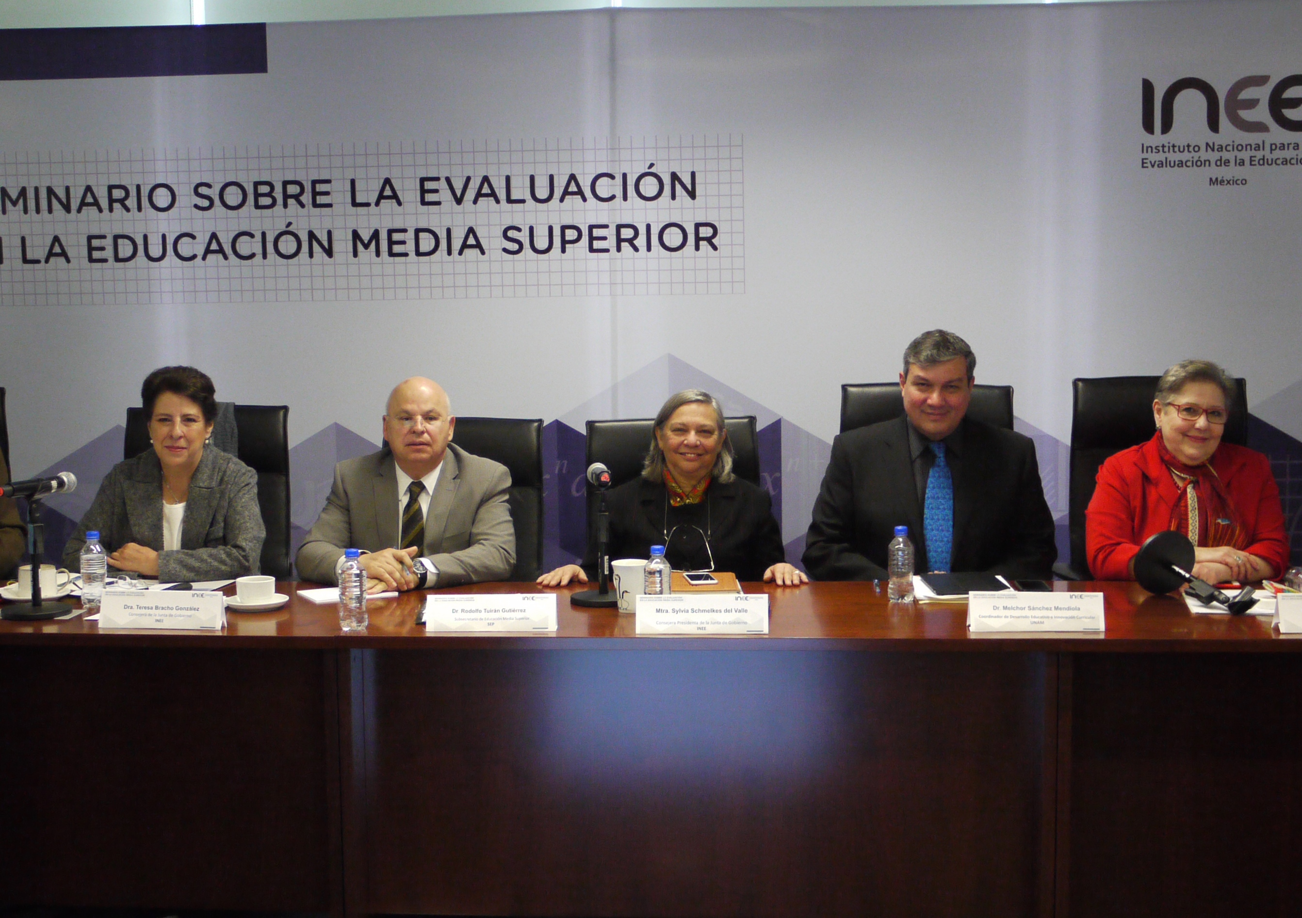 Egresada de Comunicación desempeña extraordinaria labor desde el INEE