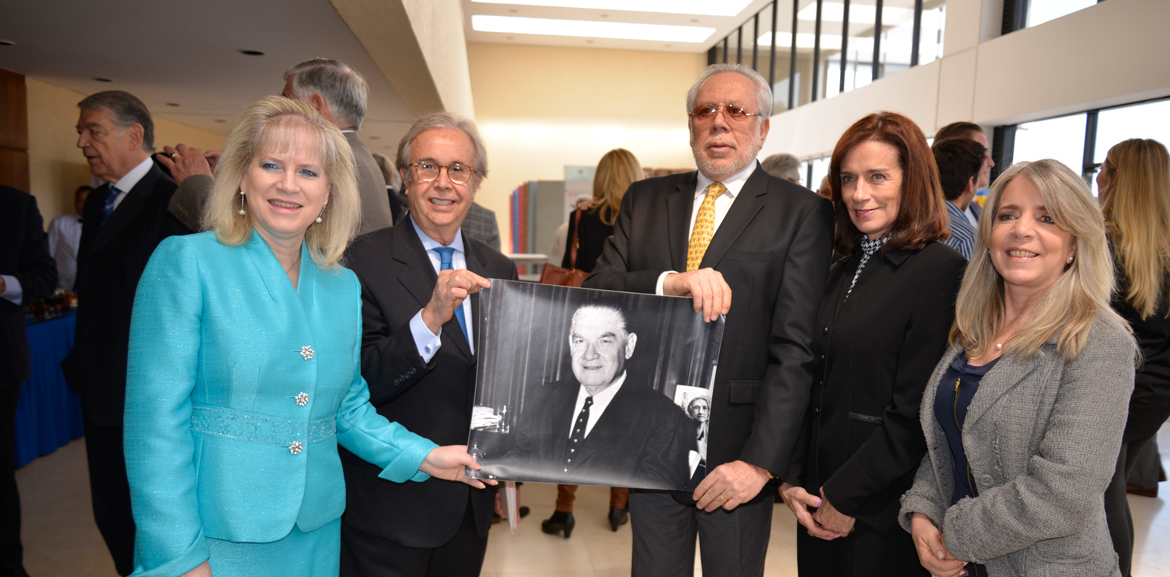 La Universidad reconoce la labor de don Emilio Azcárraga Vidaurreta 