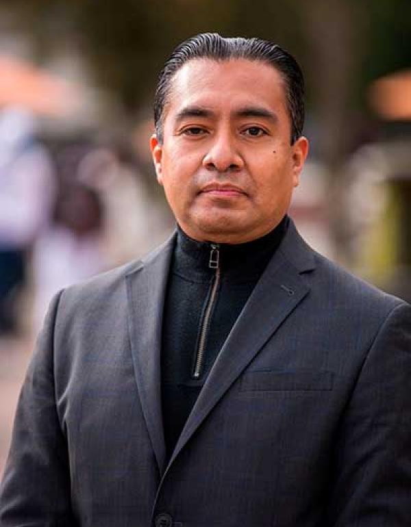 Dr. Raúl Santos Morales