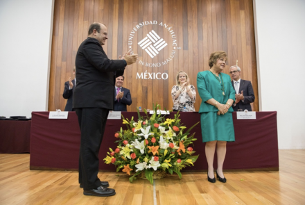Otorgan a la Dra. María Antonieta Rebeil Corella la Medalla al Mérito Académico