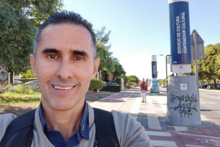 Alumno del Doctorado en Comunicación cumple sueño de realizar pasantía en España