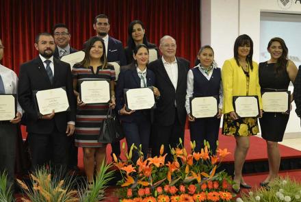 Reconocemos a los egresados de programas de educación continua de la Facultad de Comunicación