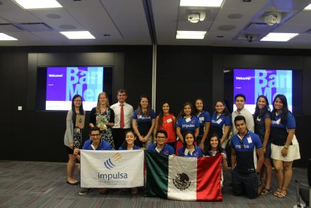 Integrantes de IMPULSA visitan las oficinas de Bank of America Merrill Lynch en Singapur