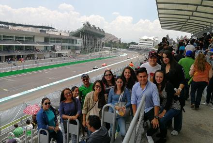 Facultad de Comunicación lleva a sus alumnos al Autódromo Hermanos Rodríguez