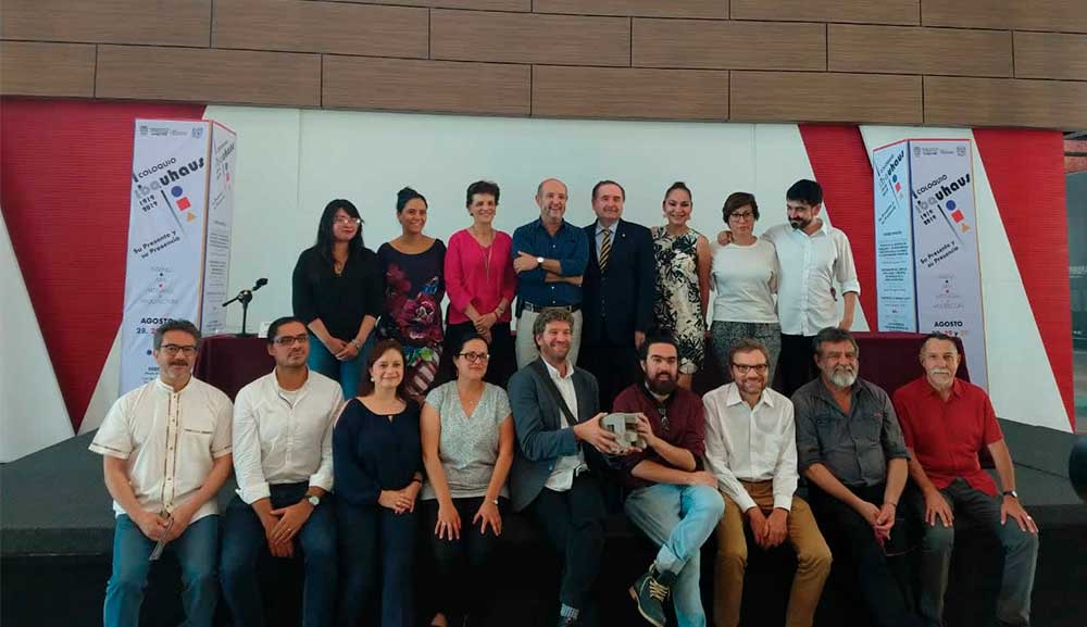 Académica de Diseño imparte conferencia en el Museo Espacio de Aguascalientes