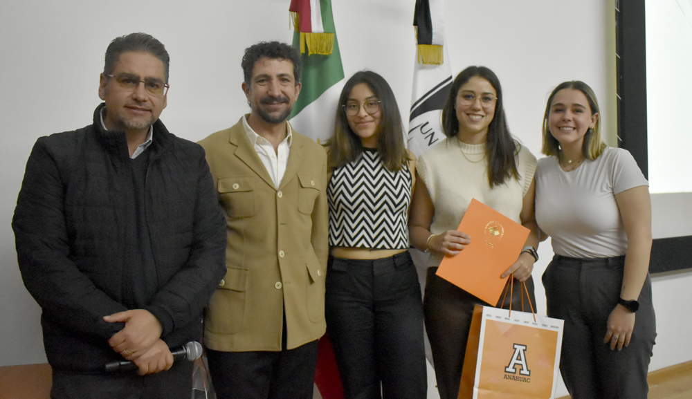 Alejandro Coratella y Mariana Arteaga imparten conferencia a alumnos de Diseño Industrial