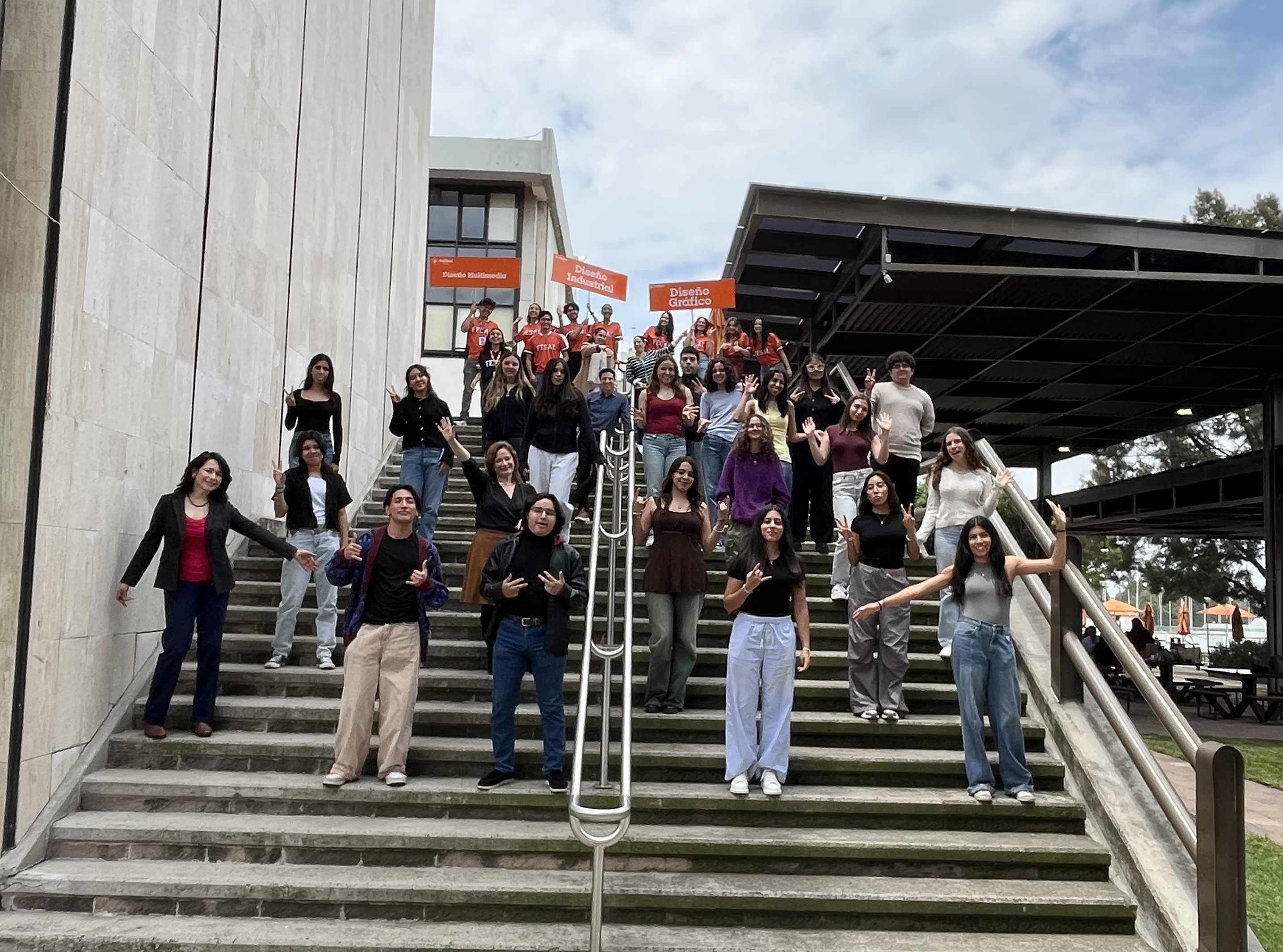 El Campus Sur de la Facultad de Diseño dio la más cordial bienvenida a los alumnos que comienzan su camino académico en el semestre agosto-diciembre 2025.