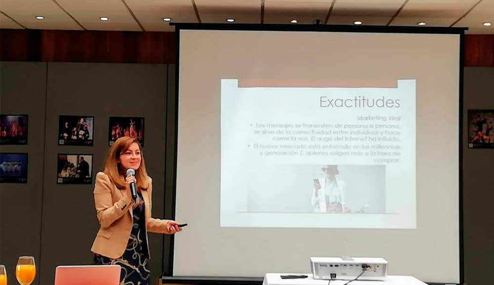 La especialista Fátima González imparte conferencia en nuestra Escuela de Diseño