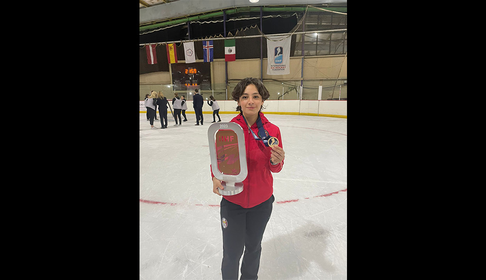 Luisa Fernanda Viñals ganó, junto con la selección mexicana femenil de hockey sobre hielo, el tercer lugar en esta importante justa deportiva.