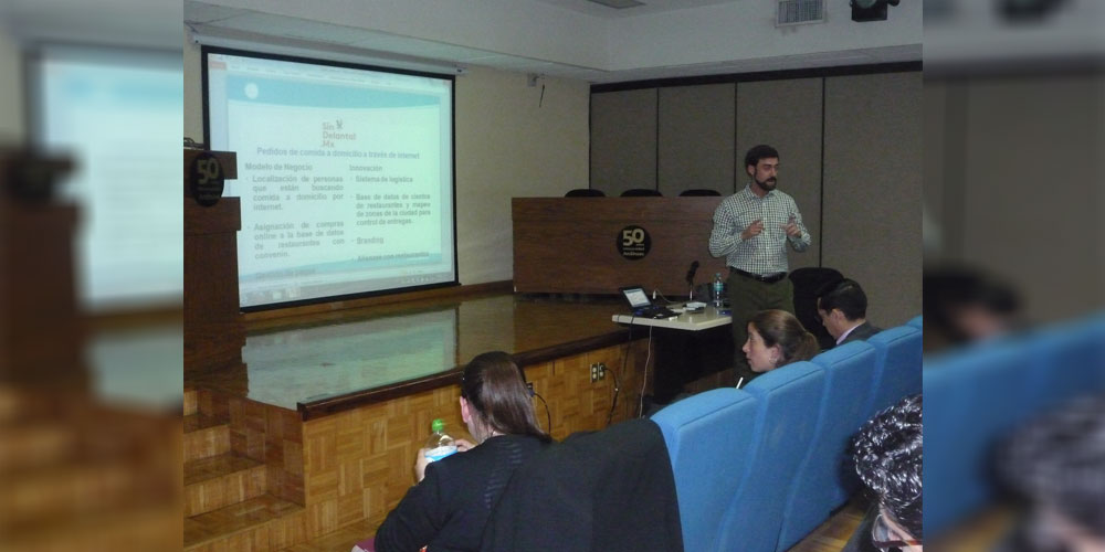 Socio Fundador de la Multinacional de Marketing Digital SmartUp, impartió la conferencia "Innovación y Marketing en Internet"