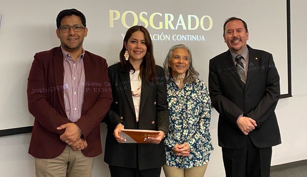 Egresadas de la Maestría en Educación realizan exámenes de grado