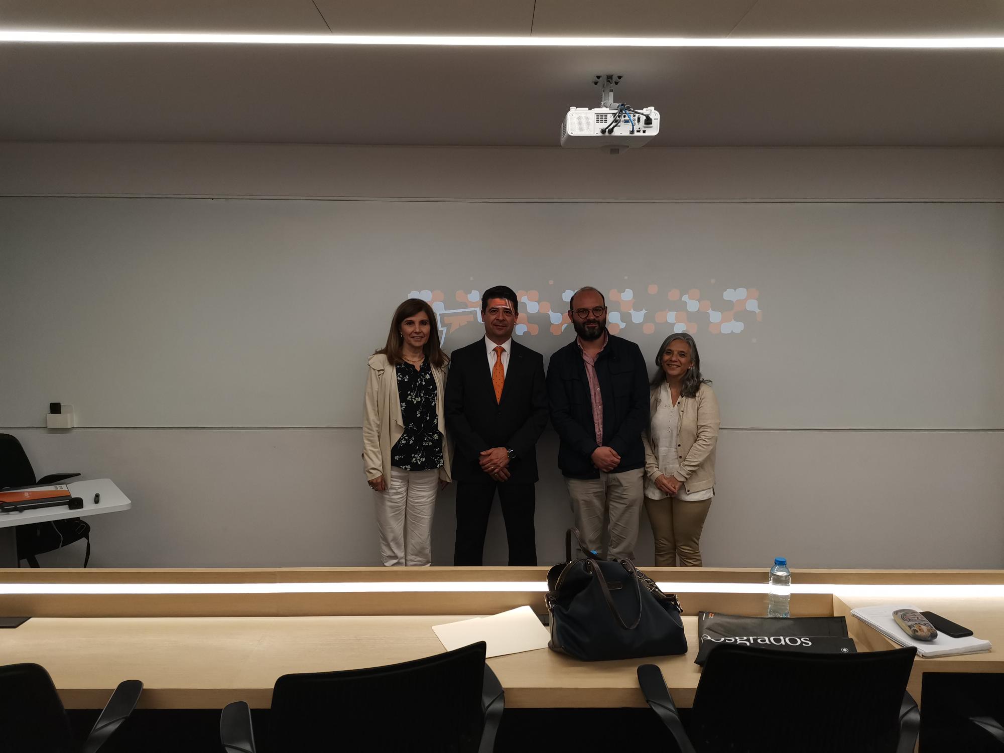 Estudiantes de la Maestría en Educación presentan sus exámenes de grado