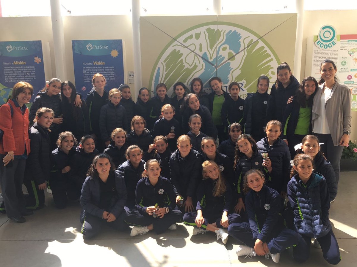 La Dra. Claudia Ochoa y otros destacados académicos se sumaron a esta actividad que busca impulsar la calidad educativa el Colegio del Bosque.