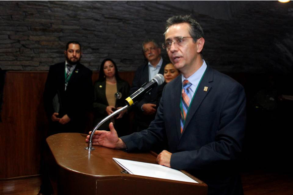 Nuestro egresado, el Dr. Martín Pantoja, ha tenido una importante trayectoria académica en la Universidad de Guanajuato y en algunos órganos de gobierno del estado.