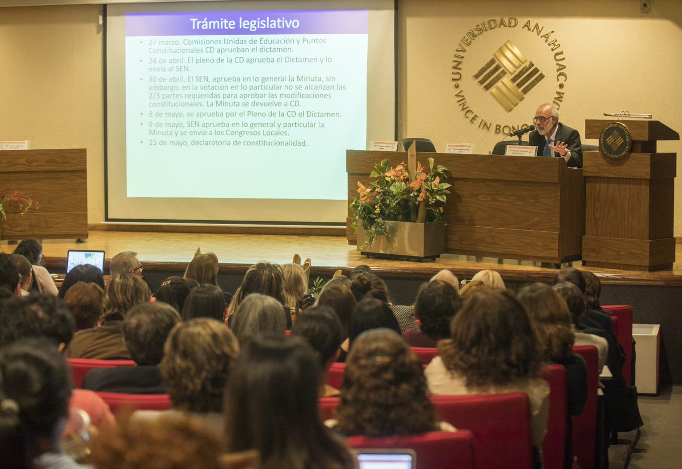 En el seminario “Construyamos la nueva escuela mexicana que queremos”, se analizaron las propuestas, avances y desafíos en materia educativa en México. 