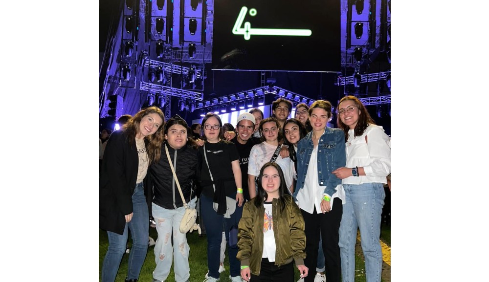 Integrantes del Diplomado en Desarrollo de Habilidades Sociales y Vocacionales, presentes en el 4º Concierto Anáhuac con Causa