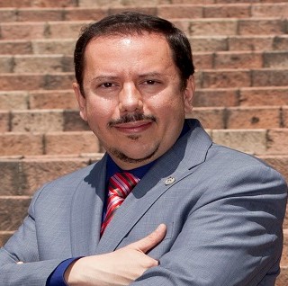 Para Generación Universitaria de El Universal, el académico hizo varias reflexiones sobre la importancia de ser unos padres de familia que formen en sus hijos virtudes y buenos hábitos.