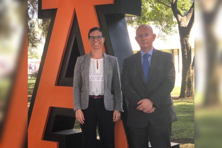 El concurso al que se sumó la la Mtra. Francesca Munda y el Dr. Luis Medina busca promover la creación de ambientes innovadores de aprendizaje.