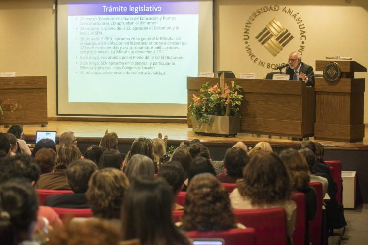 En el seminario “Construyamos la nueva escuela mexicana que queremos”, se analizaron las propuestas, avances y desafíos en materia educativa en México. 