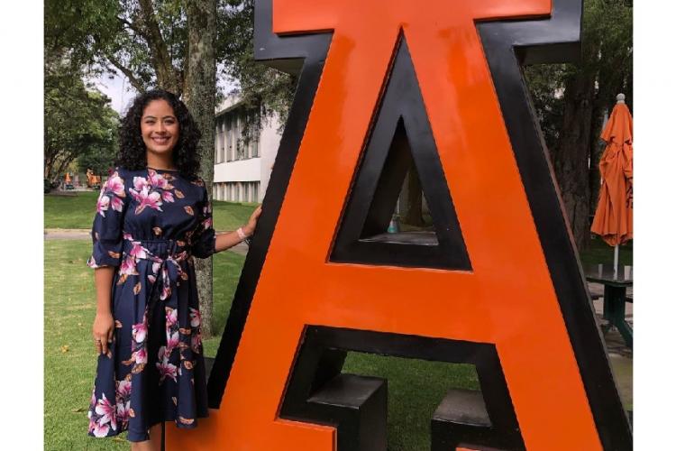 María Fernanda Martínez gana 2º lugar del XII Concurso Anáhuac de Carteles de Investigación