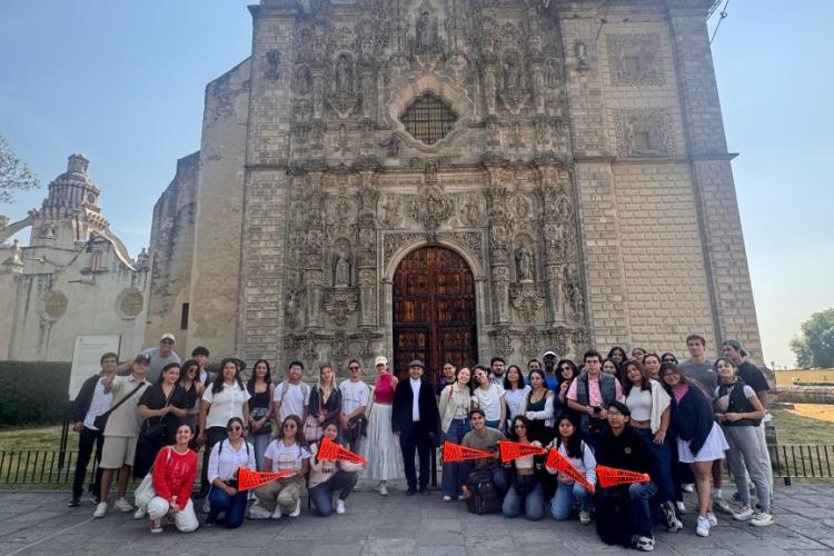Alumnos de Historia y la Dirección de Internacionalización realizan visita cultural a Tepotzotlán