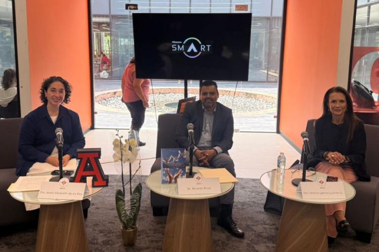 Académicos de Educación participan en presentación de obra colectiva sobre la paz