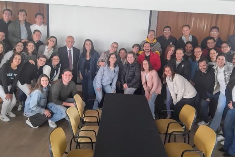 Luis Medina Velázquez imparte taller sobre evaluación del aprendizaje