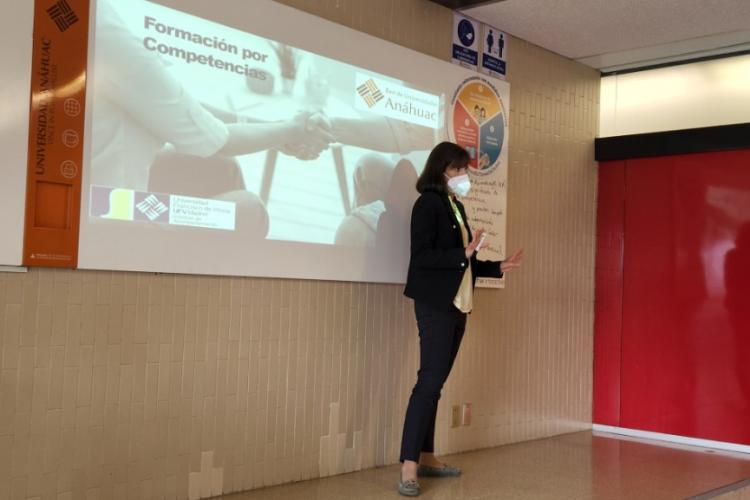 Docente de la Universidad Francisco de Vitoria imparte master class sobre formación de competencias