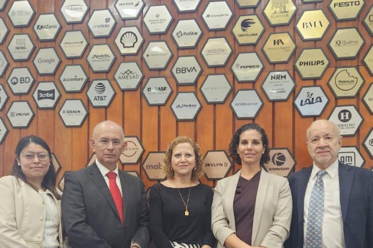 Facultad de Educación y Humanidades, presente en la inauguración del Muro de Vinculación Empresarial Anáhuac