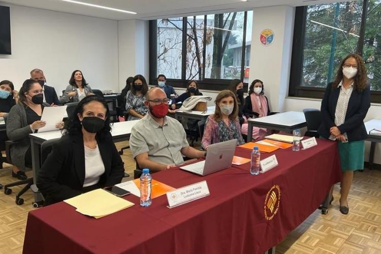 Egresadas de la Maestría en Educación realizan con éxito sus exámenes de grado
